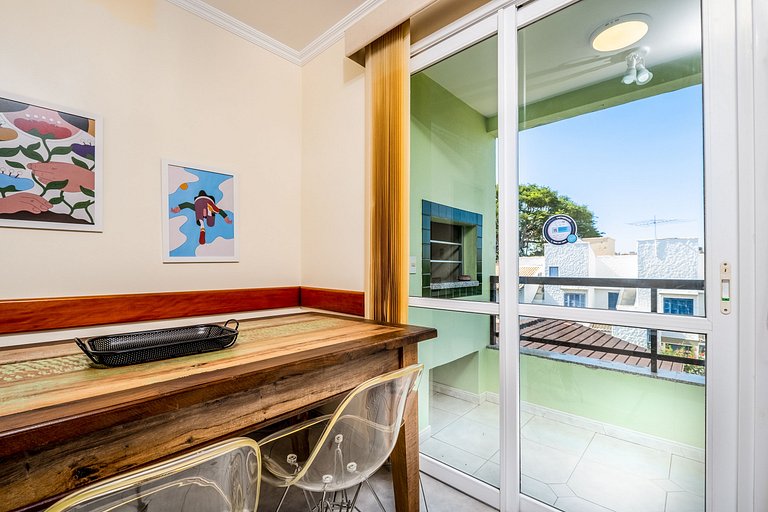 Apto c/churrasq a 10min da praia de Jurerê RFL203