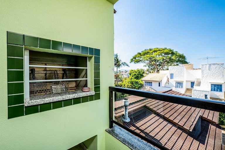 Apto c/churrasq a 10min da praia de Jurerê RFL203