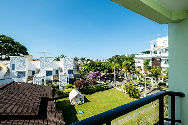 Apto c/churrasq a 10min da praia de Jurerê RFL203