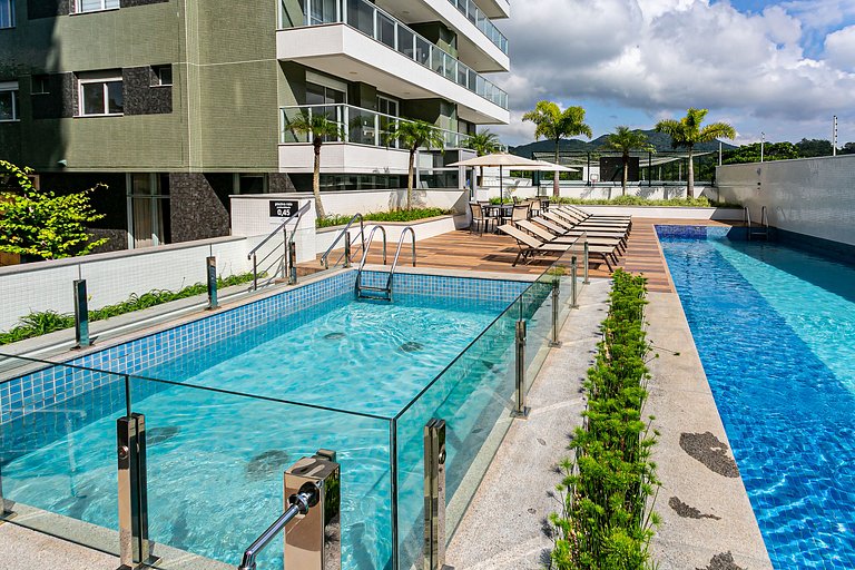 Encantador ajuste c/ balcón a 150m de la playa ABC403