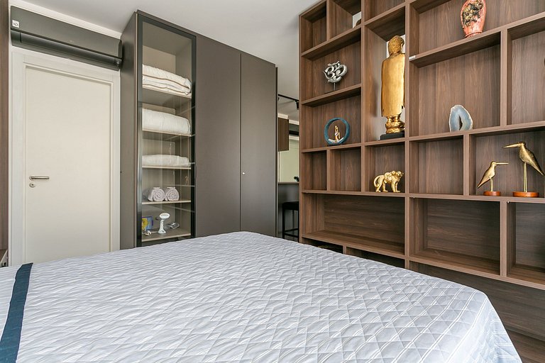 Belo studio em cond. com vista para a praia IRB203