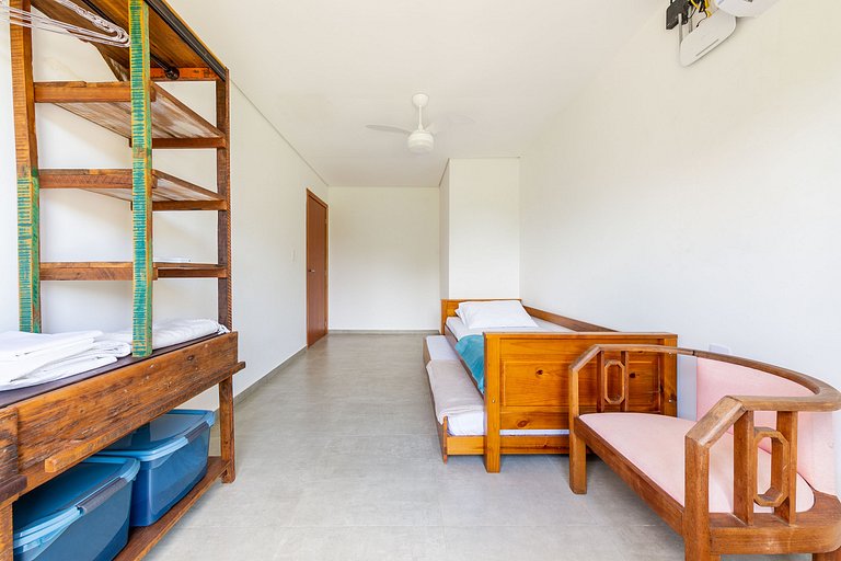 Charmosa casa p/ famílias em Mariscal RJU8301