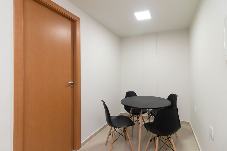 Apto na Asa Norte 750m do shopping NOR0201