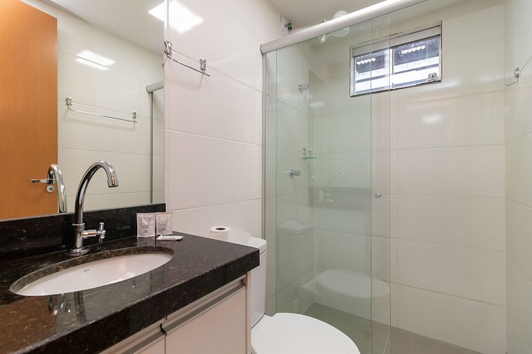 Apto na Asa Norte 750m do shopping NOR0201