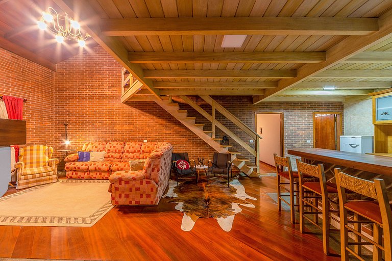 Bela casa estilo chalé em Canela RCF160