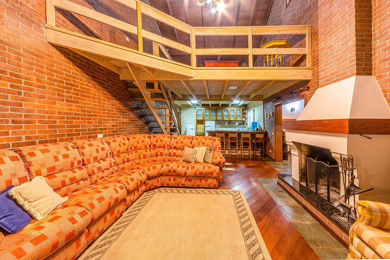 Bela casa estilo chalé em Canela RCF160