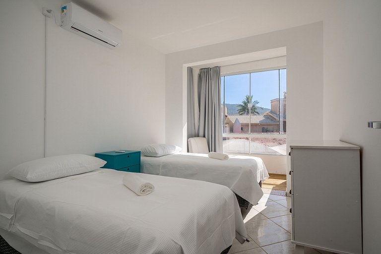 Piso con suite y playa en Bombas ROS001