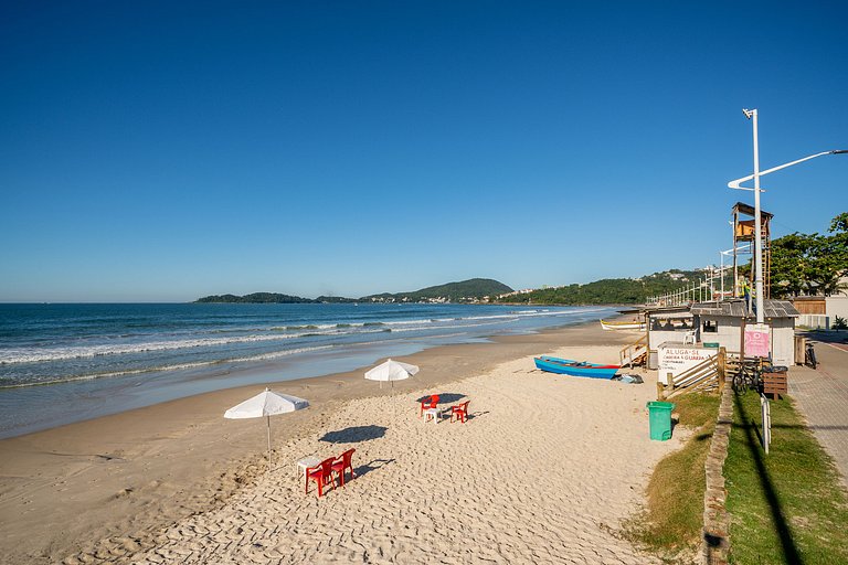 Piso con suite y playa en Bombas ROS001