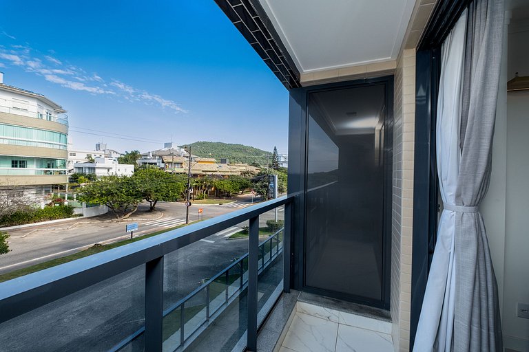 Estudio de alto estándar en Floripa IRB205