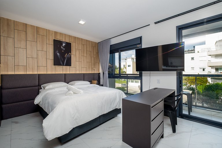 Estudio de alto estándar en Floripa IRB205