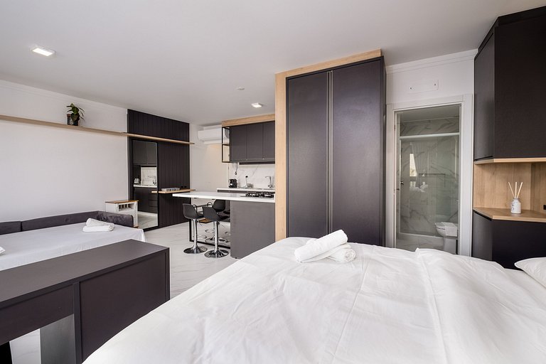 Estudio de alto estándar en Floripa IRB205