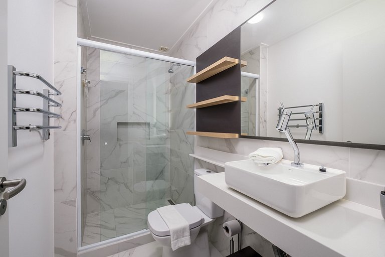 Estudio de alto estándar en Floripa IRB205