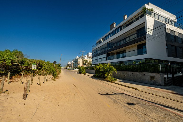 Estudio de alto estándar en Floripa IRB205