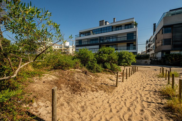 Estudio de alto estándar en Floripa IRB205