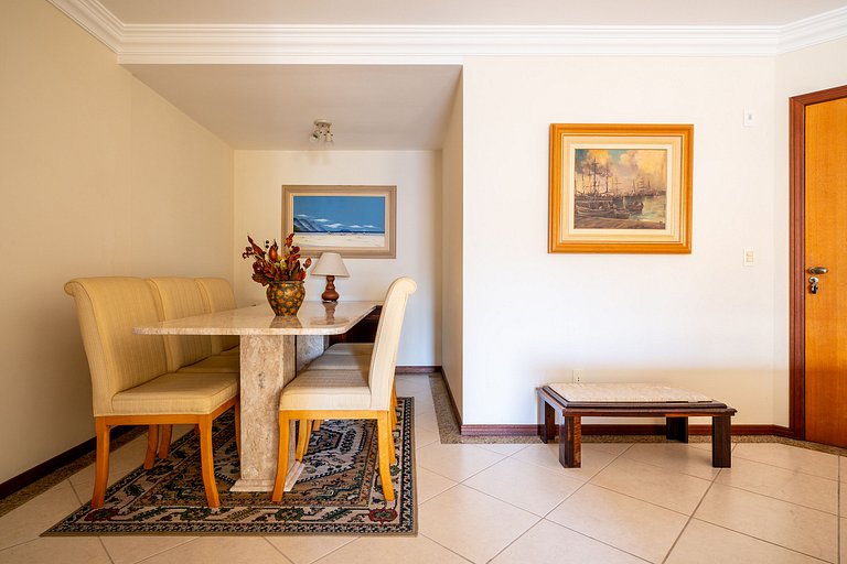 Apto c/varanda e churrasq a 110m do mar ESA901