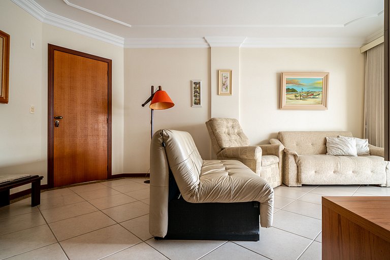 Apto c/varanda e churrasq a 110m do mar ESA901