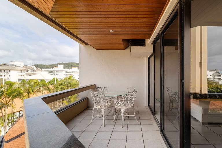 Apartamento con balcón a pocos metros de la playa VIN202