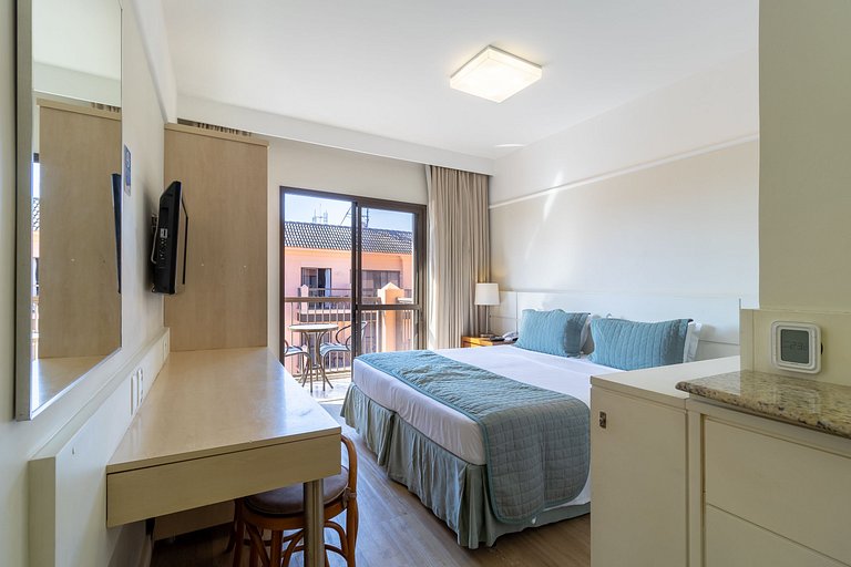 Studio em Jurerê melhor resort pé na areia JBV464 Seazone