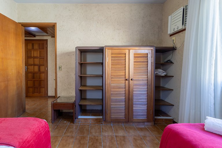 Apto a 2 minutos do mar em Canasvieiras-SC RBA201