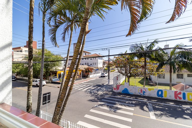 Apto a 2 minutos do mar em Canasvieiras-SC RBA201