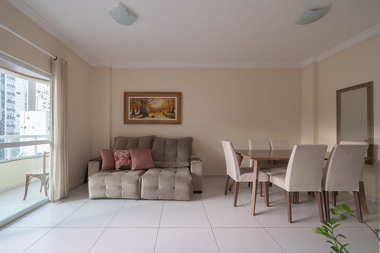 Lindo apto bem localizado a 2 min da praia ELM701