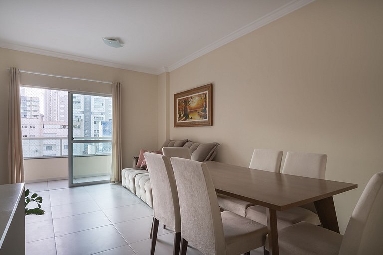 Lindo apto bem localizado a 2 min da praia ELM701