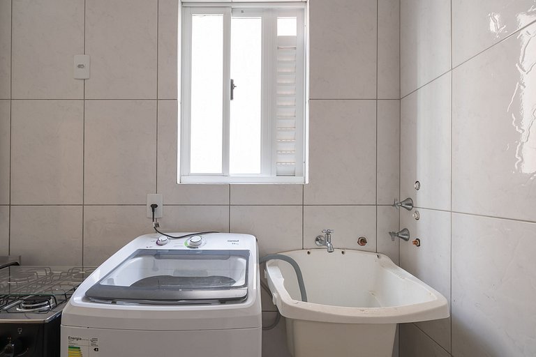 Lindo apto bem localizado a 2 min da praia ELM701