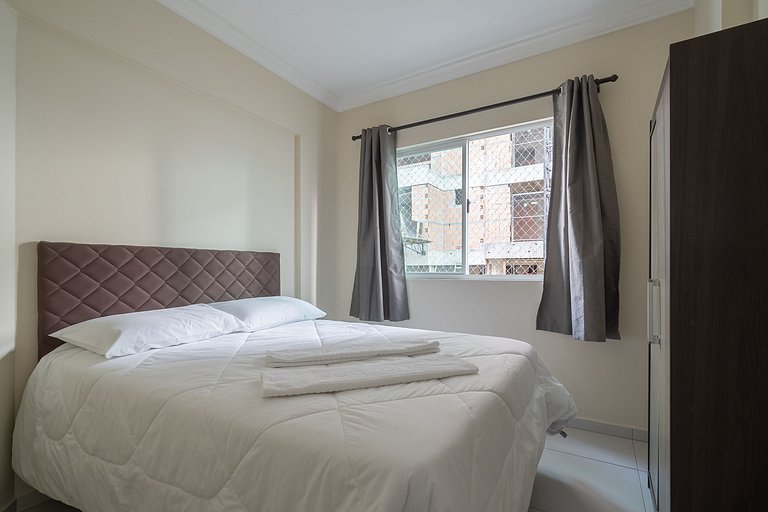 Lindo apto bem localizado a 2 min da praia ELM701