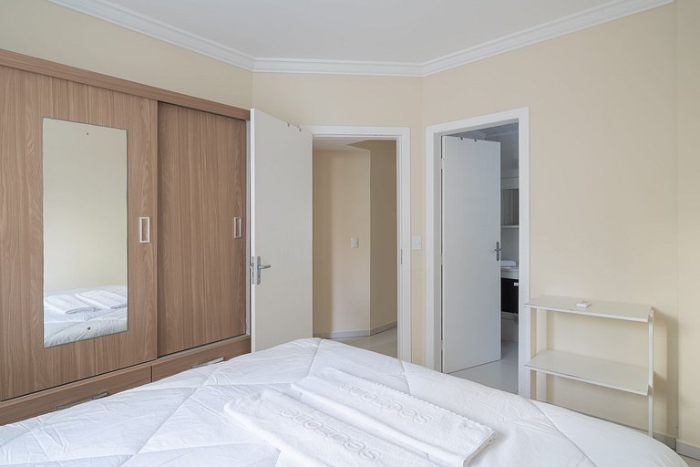 Lindo apto bem localizado a 2 min da praia ELM701