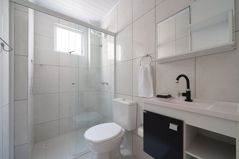 Lindo apto bem localizado a 2 min da praia ELM701