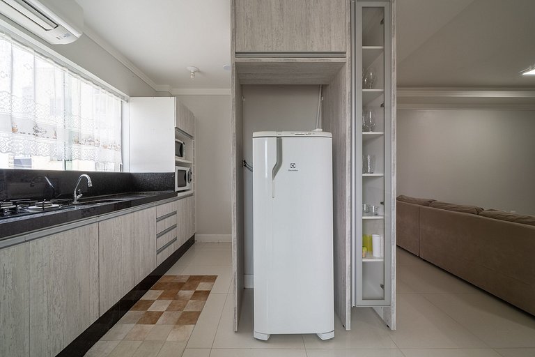 Apto prox a praia e com churrasqueira IBL103