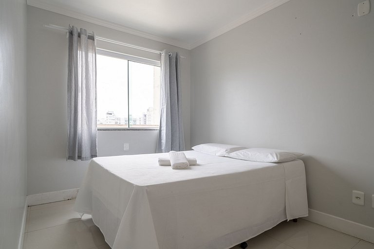 Apto prox a praia e com churrasqueira IBL103