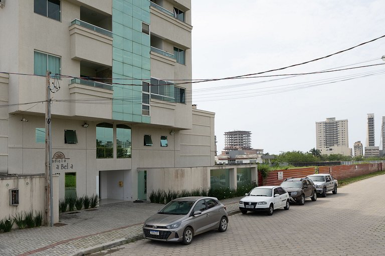 Apto prox a praia e com churrasqueira IBL103