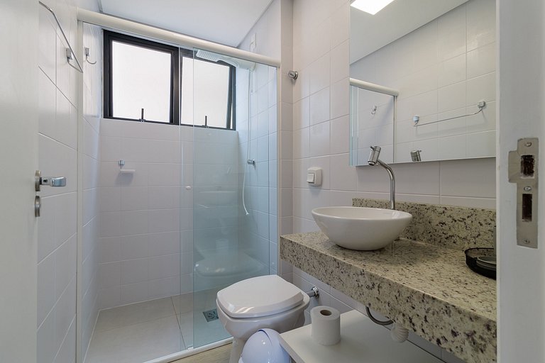 Tranquilo paseo marítimo con vistas a la isla CCA201