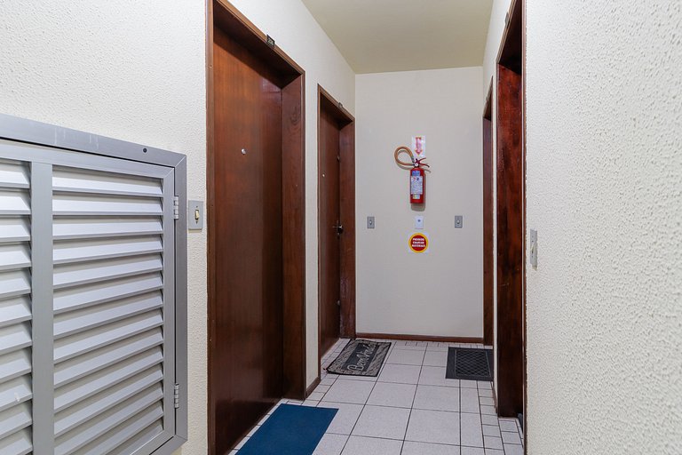 Apto bem localizado a 500mts da praia RHI206