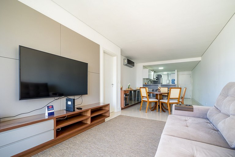 Apto charmoso c/ varanda a 150m da praia ABC403