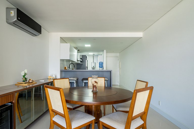 Encantador ajuste c/ balcón a 150m de la playa ABC403