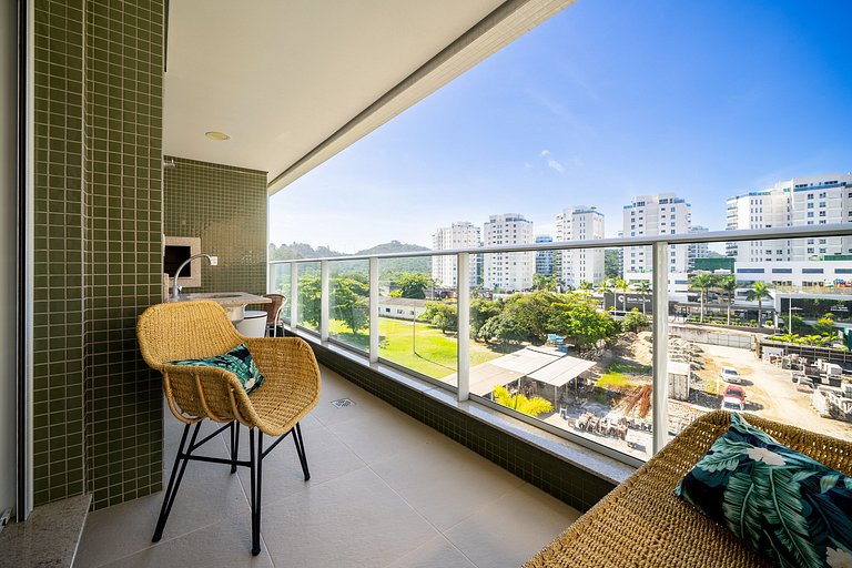 Encantador ajuste c/ balcón a 150m de la playa ABC403