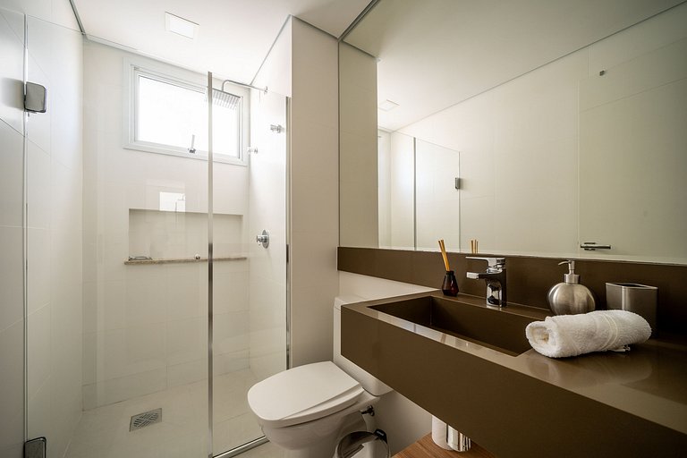 Encantador ajuste c/ balcón a 150m de la playa ABC403