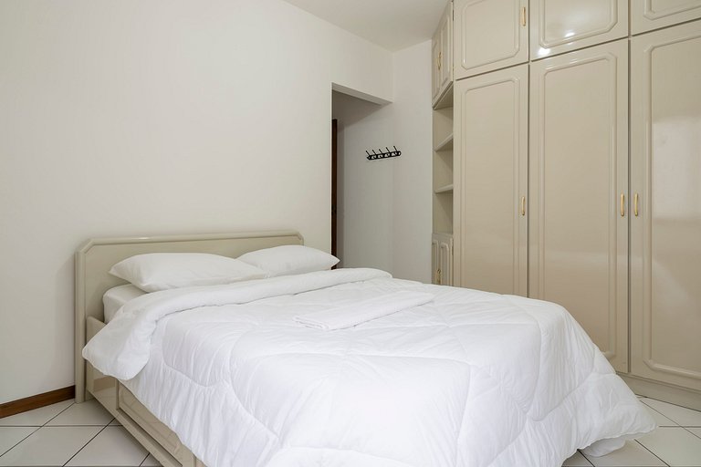 Apto prox a Praia Central em Balneário SC IAP213