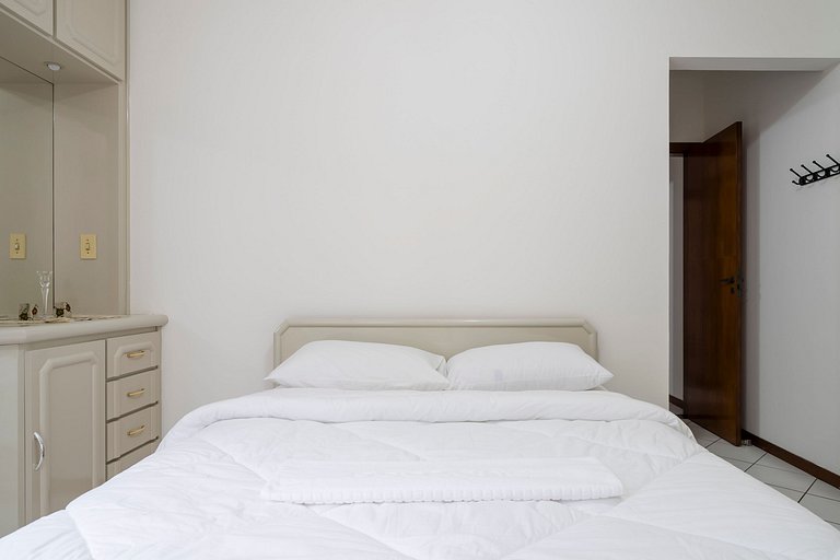 Apto prox a Praia Central em Balneário SC IAP213