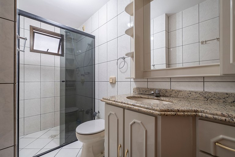 Apto prox a Praia Central em Balneário SC IAP213