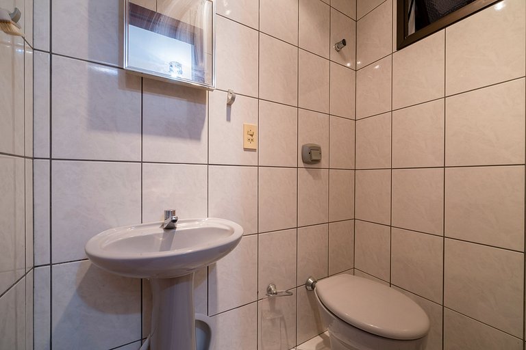 Apto cerca de la Playa Central en SC IAP213