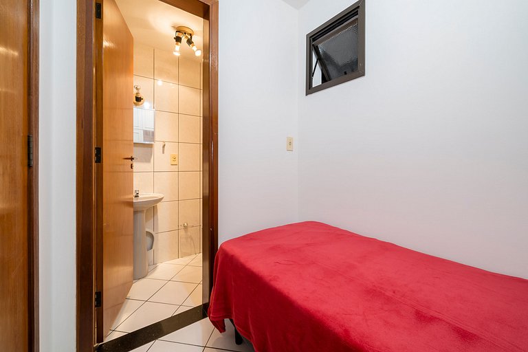 Apto prox a Praia Central em Balneário SC IAP213