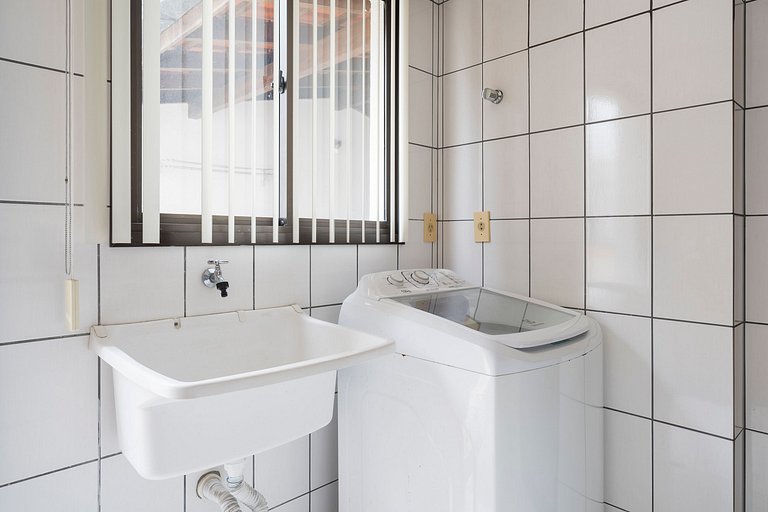 Apto prox a Praia Central em Balneário SC IAP213