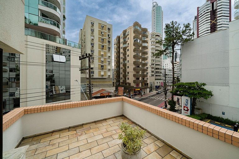 Apto prox a Praia Central em Balneário SC IAP213