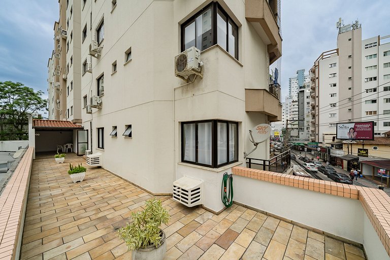 Apto prox a Praia Central em Balneário SC IAP213