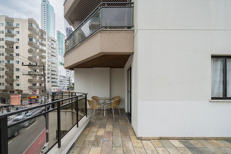 Apto prox a Praia Central em Balneário SC IAP213