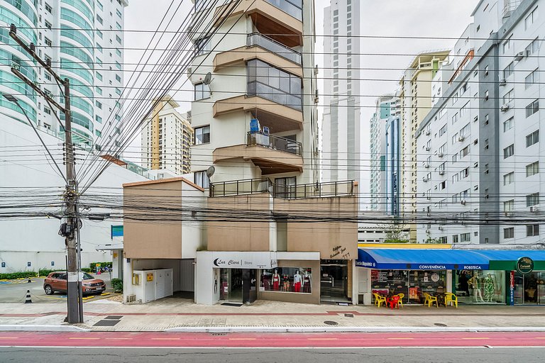 Apto prox a Praia Central em Balneário SC IAP213