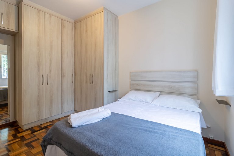 Apart excelente ubicación centro Floripa ELY0201